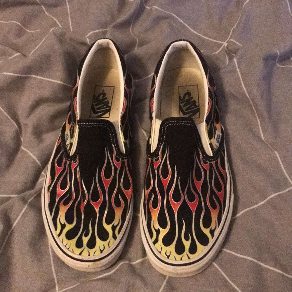 Used van’s slip on sneakers
